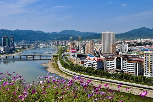 吉林火车站广场，吉林城市印象缩影